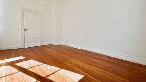 Helle 1,5-Zimmer-Stadtwohnung – 79098 Freiburg im Breisgau – Vorschaubild 1