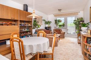 Gepflegte und familienfreundliche 3,5-Zimmer-Wohnung mit großer Loggia – 13051 Berlin – Vorschaubild 3