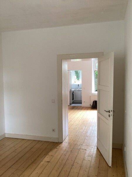 Tolle Erdgeschosswohnung mit Einbauküche – Düsseldorf – Vorschaubild 4