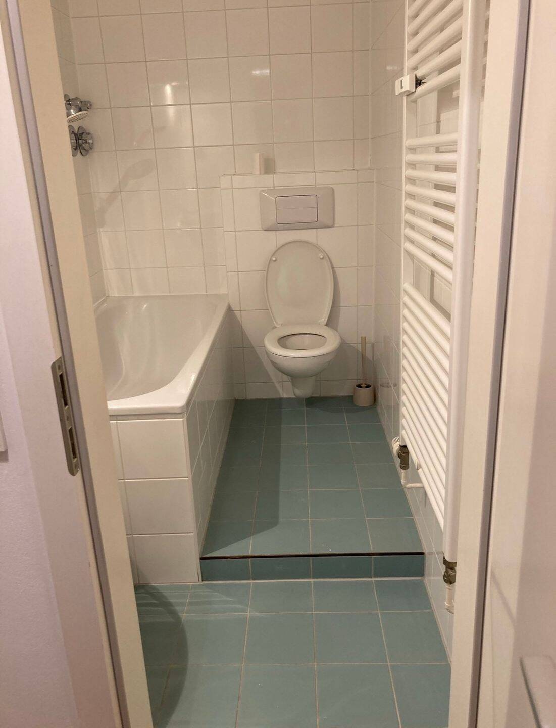 gepflegte kleine Altbauwohnung mit großem Westbalkon - frei beziehbar - – Berlin – Vorschaubild 7