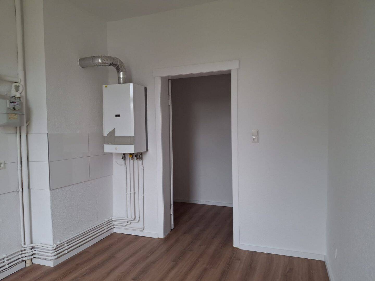 Frisch renoviert... 2 ZKDB in der Wittekindstr.10 in Geestemünde zu vermieten mit Balkon – Bremerhaven – Vorschaubild 4