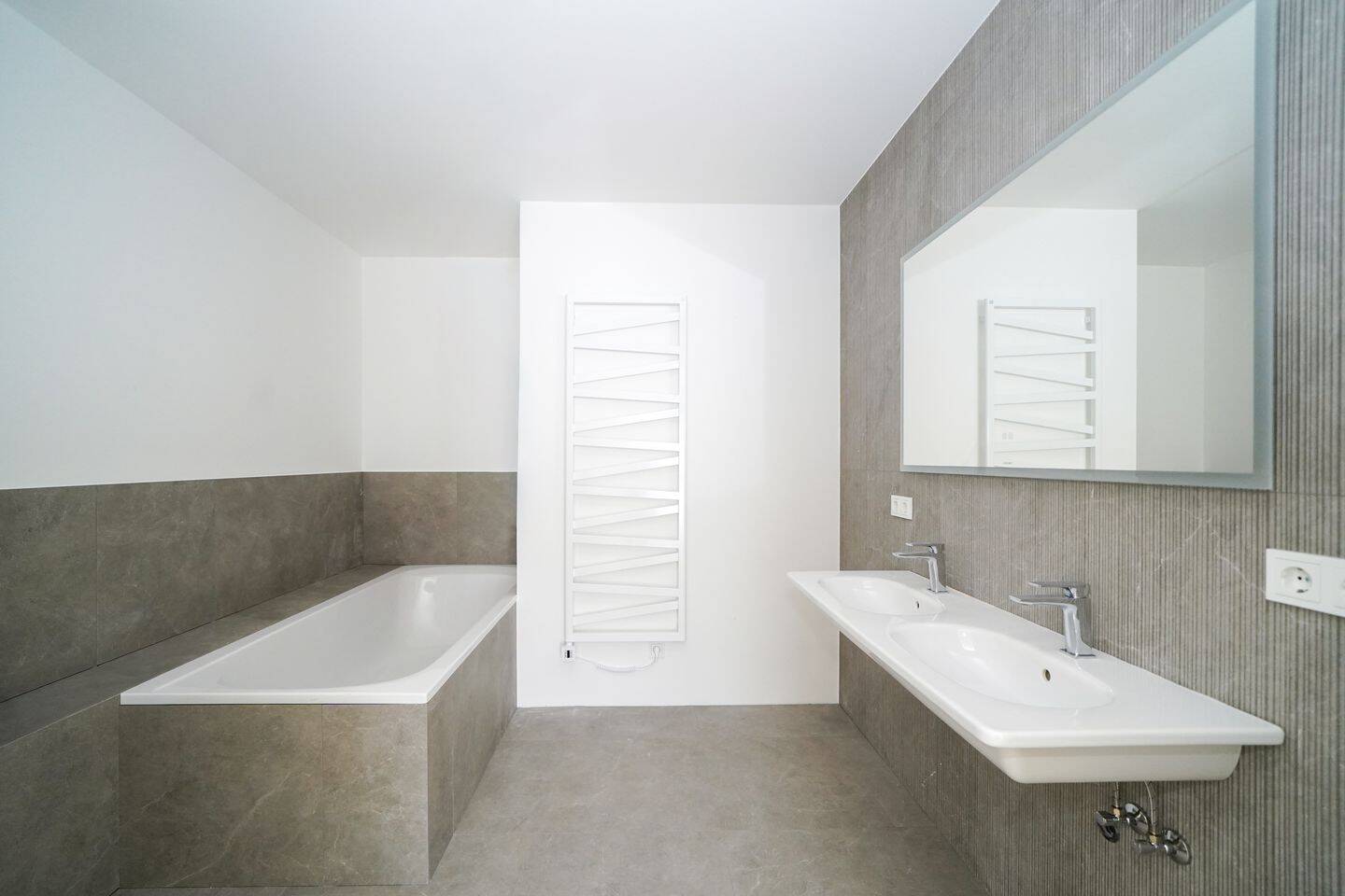 Neubau am Marienbergpark - ca. 40 m² Wohnbereich, Loggia und Balkon | 2 TG-Stellplatz inklusive – Nürnberg – Vorschaubild 5