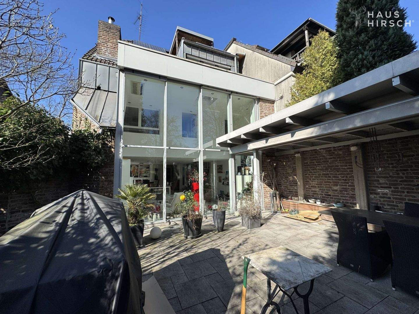 Bezugsfrei! - Modernes Reihenhaus mit großem Garten und Garage in Oberhausen – Oberhausen – Bild 1 von 9