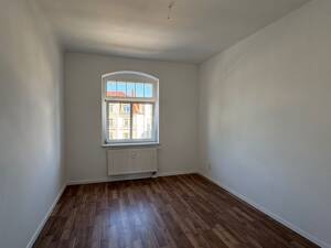 * modernisierte und schöne 2 Raumwohnung mit Einbauküche * – 1189 Dresden – Vorschaubild 5