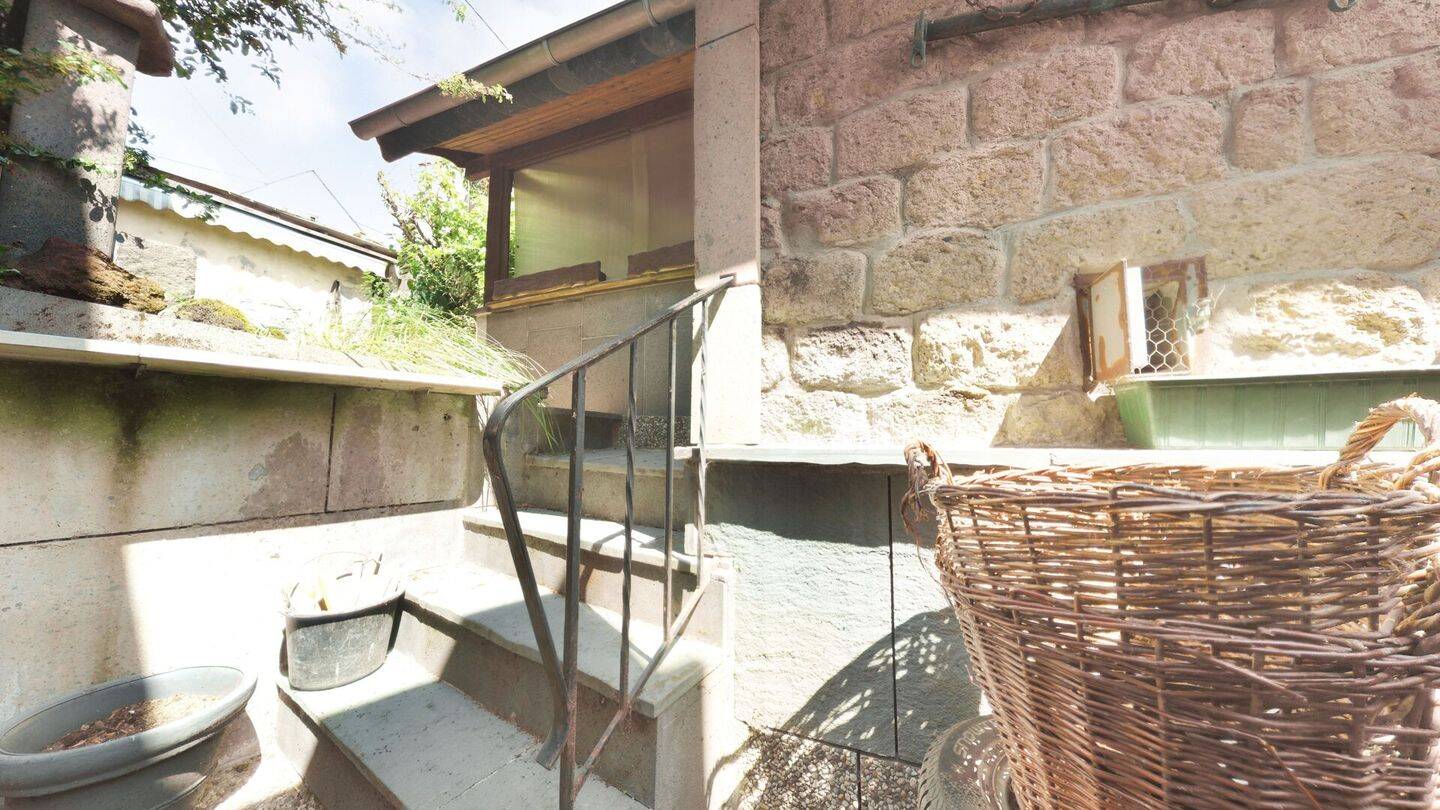 Freistehendes Einfamilienhaus mit Charakter, Kamin und Werkstatt - ruhiges Wohnen mit Charme – Ettringen – Vorschaubild 6
