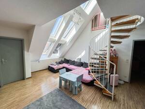 SCHICKE 3-ZI-MAISONETTE-WOHNUNG MIT TIEFGARAGE UND LIFT - für Kapitalanleger in moderner Wohnanlage – 90763 Fürth – Vorschaubild 2