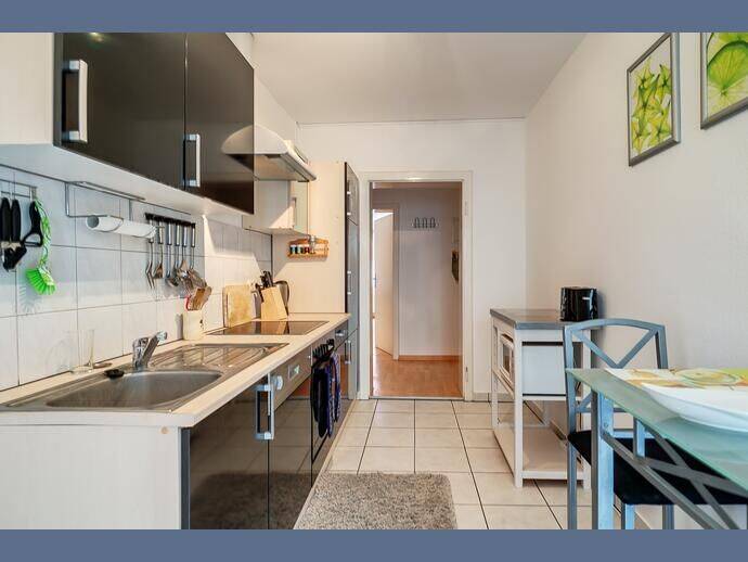 Möbliert: Großzügige möblierte 1,5-Zimmer Wohnung – München – Vorschaubild 6