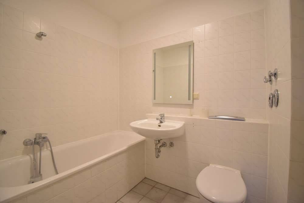 Hochparterre-Wohnung mit neuwertiger Einbauküche und Terrasse in Bremen Horn-Lehe – Bremen – Vorschaubild 5