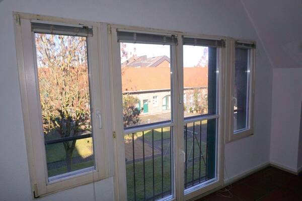 Dachgeschosswohnung in 50767 Köln mit 65 m² kaufen