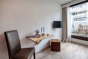 Maxvorstadt: Amalienstraße, Kleines Refugium mit Dachterrasse und Tiefgarage - frei ab 10/26 – 80799 München – Vorschaubild 7