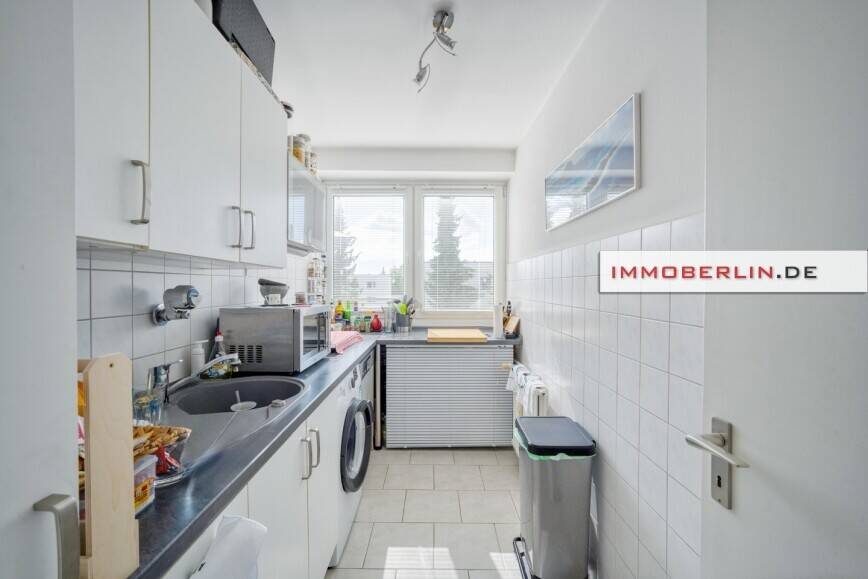 IMMOBERLIN.DE - Sehr attraktive Wohnung mit Sonnenbalkon & Pkw-Stellplatz in ruhiger Lage – Berlin – Vorschaubild 4