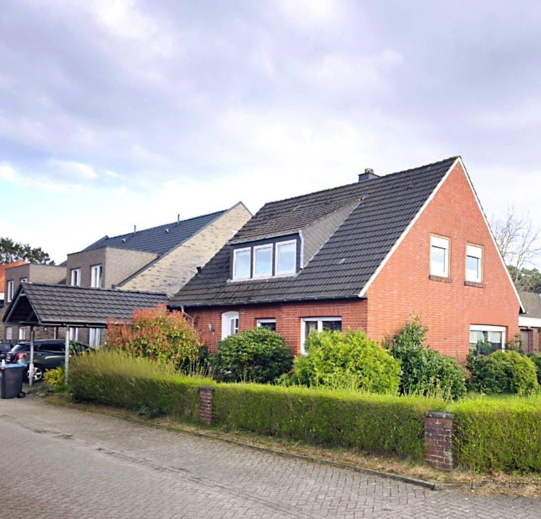 RESERVIERT Solides 1-2 Familienhaus in Heukampstannen: Attraktives Eigentumsgrundstück 430m² mit 2 Wohneinheiten und insgesamt 137m² Wohnfläche. – Lingen (Ems) – Bild 1 von 9
