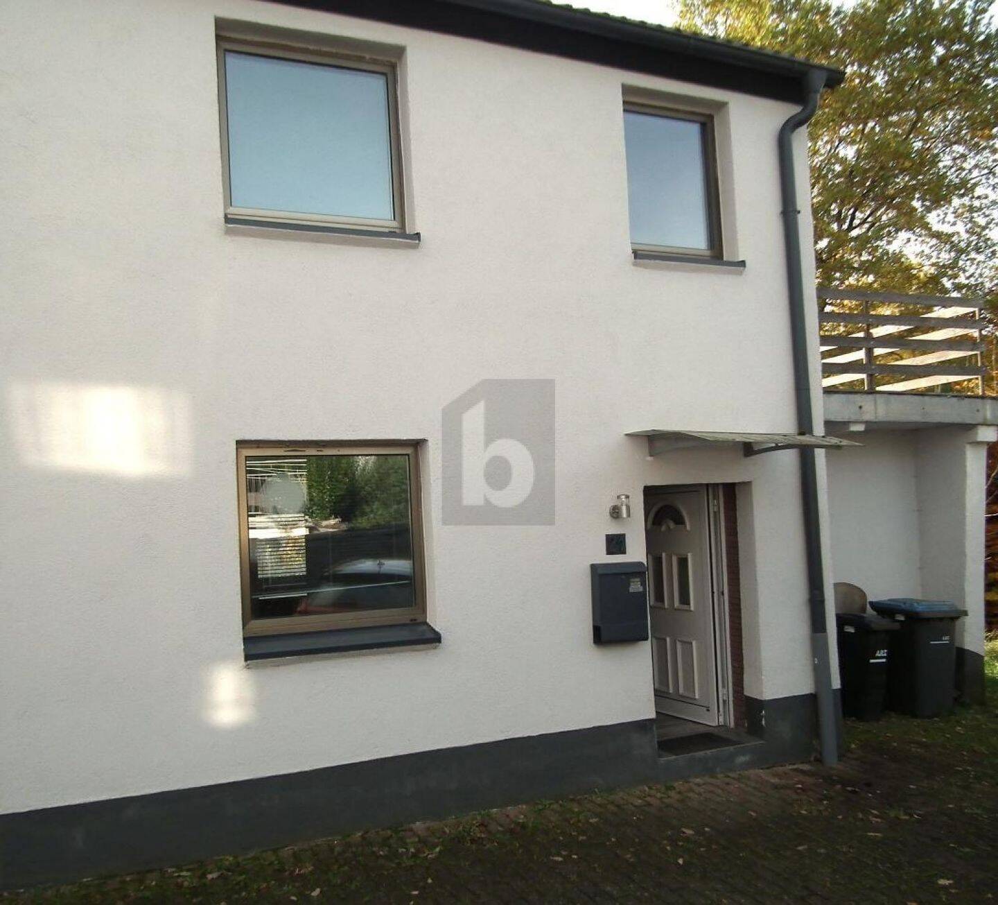 KLEINES HAUS 80 M² *** LIEBEVOLL RENOVIERT – Binsfeld – Bild 1 von 5