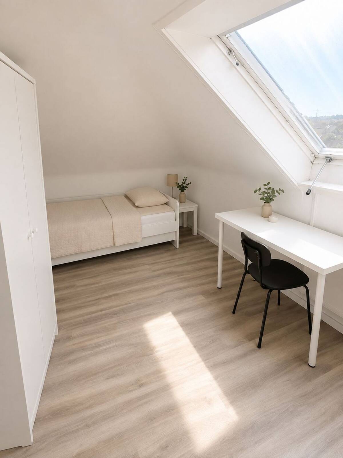 Wunderschönes Shared Apartment Mitten in Stuttgart – 70180 Stuttgart – Bild 1 von 8