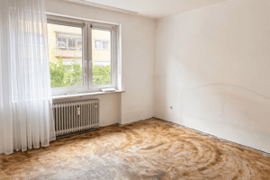 Bezugsfreie 3-Zimmer Wohnung mit Südterrasse in ruhiger Seitenstraße - renovierungsbedürftig – 81373 München – Vorschaubild 3