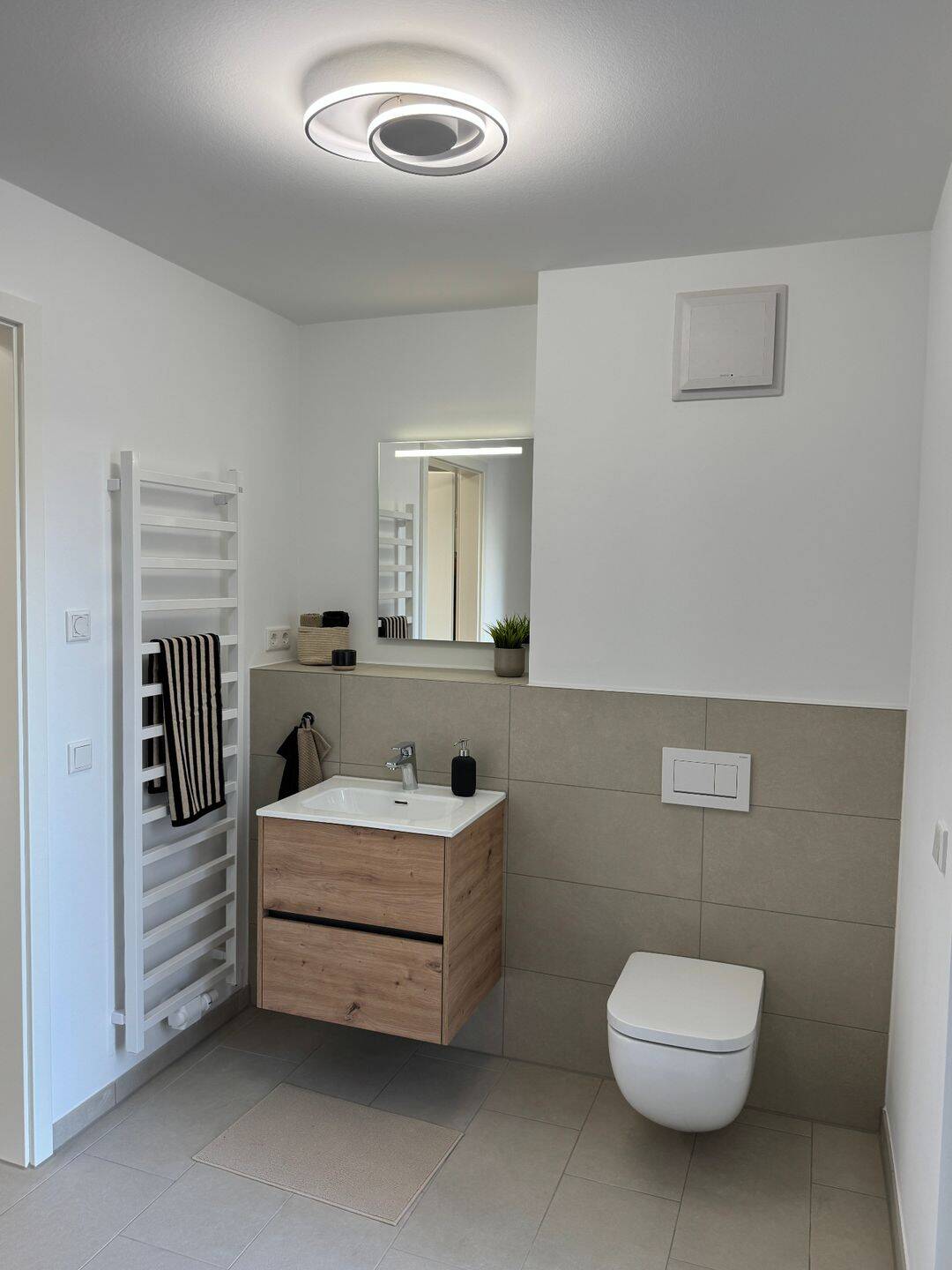 Exklusive 2-Zimmerwohnung mit Balkon! Erstbezug! – Nürnberg – Vorschaubild 3