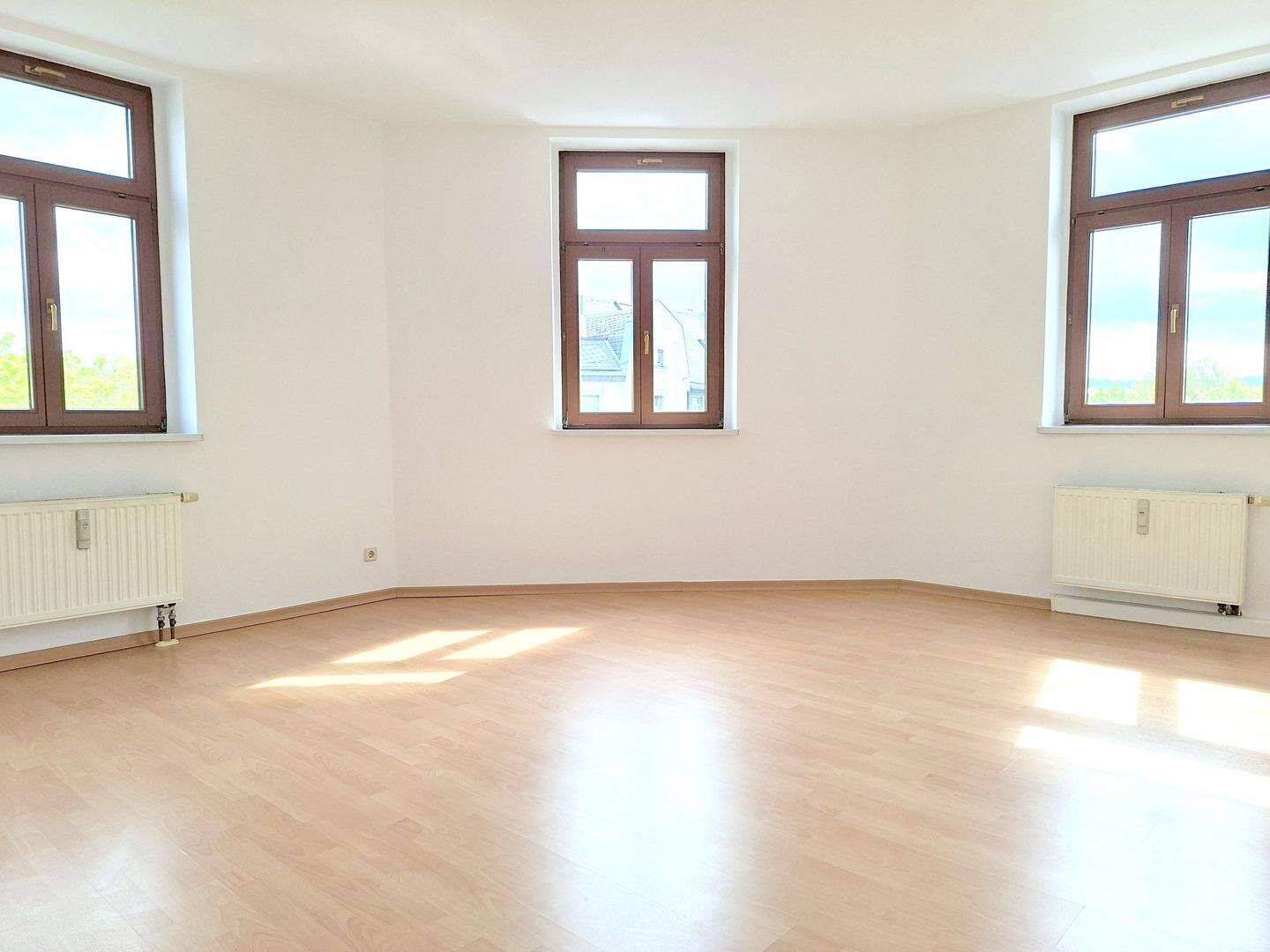 !! UNI-Nähe, 2-Raum-Dachgeschosswohnung mit Laminat !! – Chemnitz – Bild 1 von 9