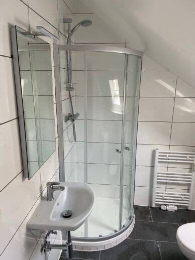 Top-Lage! Vollmöbliert! Zimmer im 2-er WG