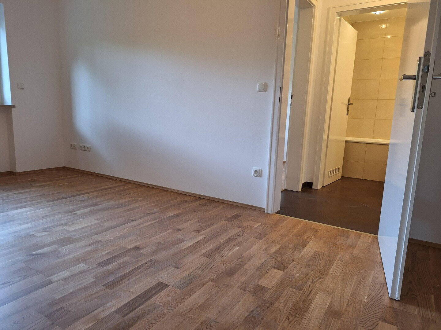 Hochwertig komplettsanierte 3-Zi. Erdgeschossterrassenwohnung in München, Fürstenried, am Waldrand – München – Vorschaubild 7