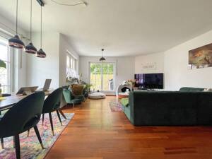 Exklusive 3-Zimmer-Wohnung in der Stadtvilla: modernes Wohnen mit zwei Balkonen! – 81827 München – Vorschaubild 2