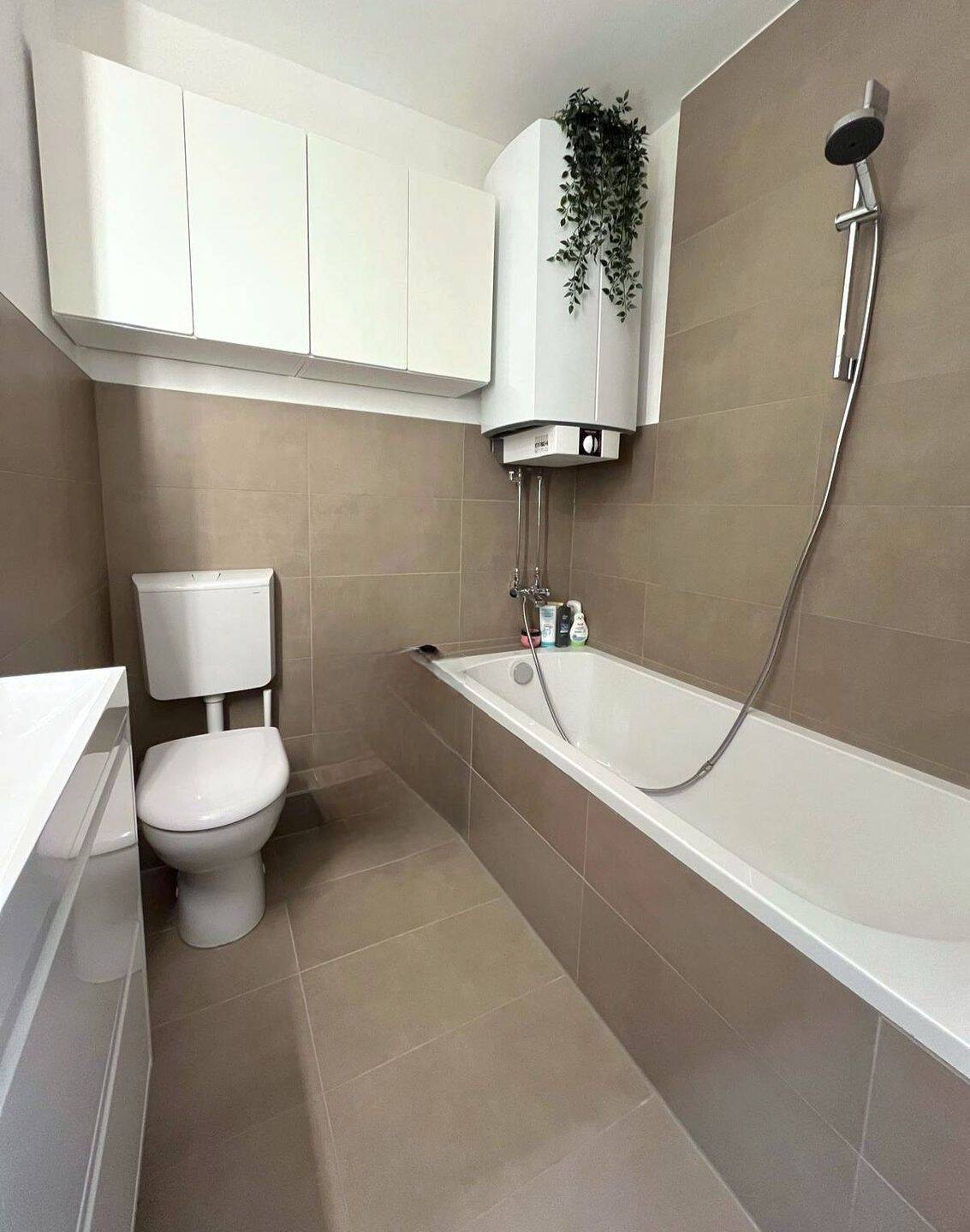 Kernsaniertes Appartement + Stellplatz frei verfügbar urban und ruhig in Lokstedt – Hamburg – Vorschaubild 3