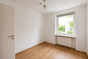 Moderne 3-Zimmerwohnung mit Südwestbalkon und Blick in den begrünten Garten – 22529 Hamburg – Vorschaubild 8