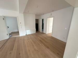 5 Zimmer in zentraler Lage in kernsaniertem Gründerzeithaus – 86153 Augsburg – Vorschaubild 4
