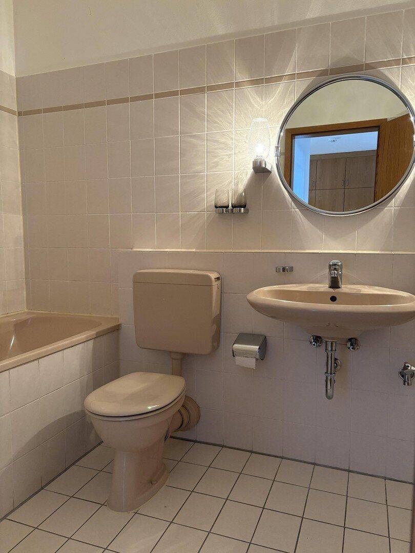 3-Zimmer Endetagen-Wohnung mit Südloggia und Tiefgaragen-Stellplatz – Norderstedt – Vorschaubild 6
