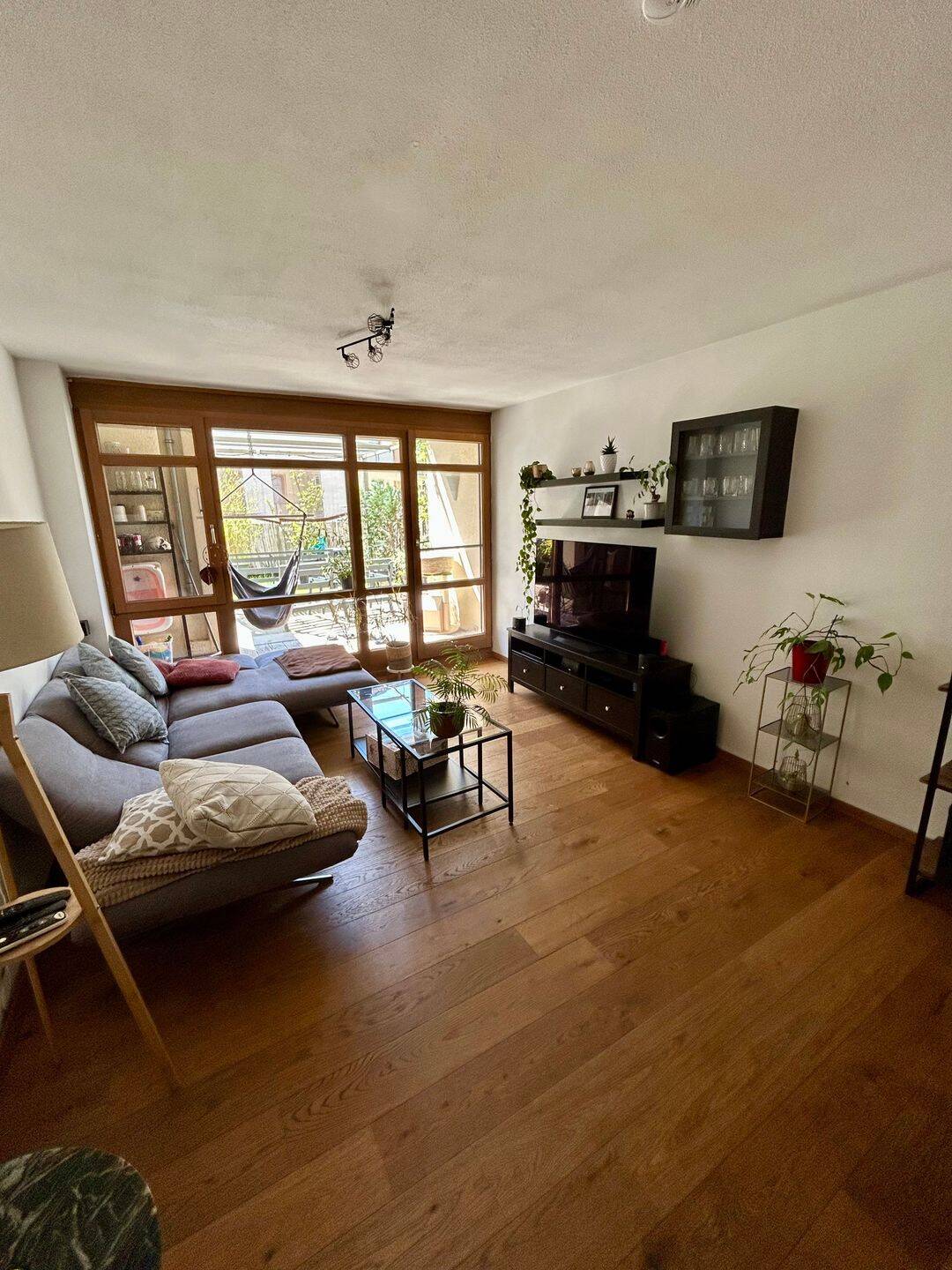 Möblierte 3-Zimmer-Wohnung mit 40 m² Südterrasse, Fußbodenheizung & TG in St. Johannis – Nürnberg – Vorschaubild 3