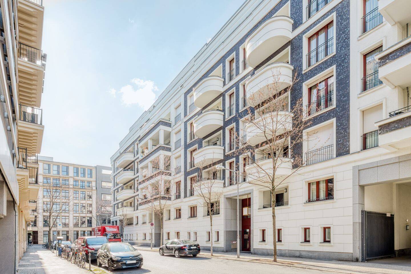 Modernes City-Apartment mit Loggia & Terrasse am Spittelmarkt