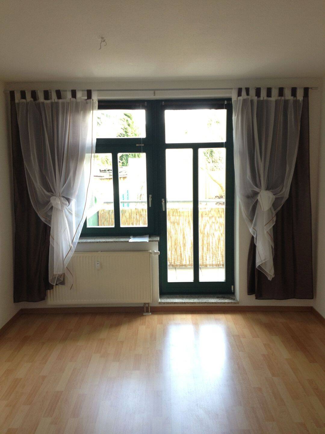 3-Raum Wohnung mit Balkon, Einbauküche, Stellplatz – Chemnitz – Vorschaubild 3