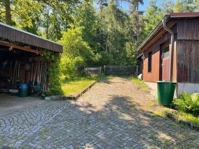 kleines Haus mit sonnigen Garten, Garage , 2 Carports, Werkstatt und Waldstück – Luisenthal – Vorschaubild 2