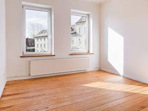 Lichtdurchflutete 4,5-Zimmer-Wohnung | Hochwertig kernsaniert | Echtholzböden | Massivholzküche | Walk-In Dusche - WG geeignet – 24837 Schleswig – Vorschaubild 5