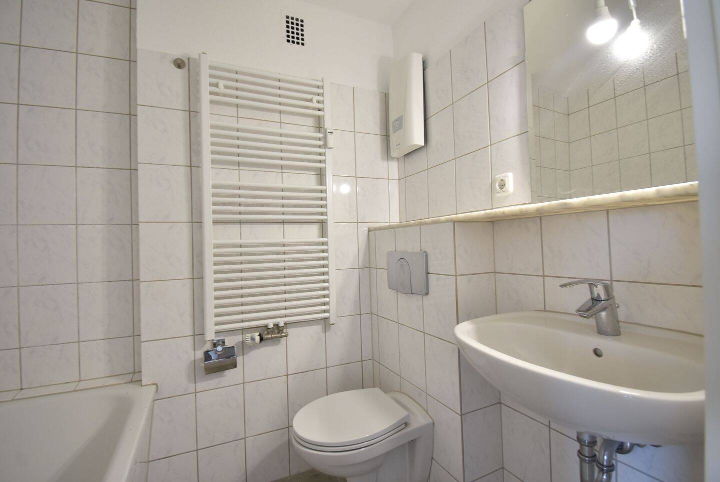 Renoviert! Bezugsfreie 2-Zimmer-Whg in MG – Mönchengladbach – Vorschaubild 5
