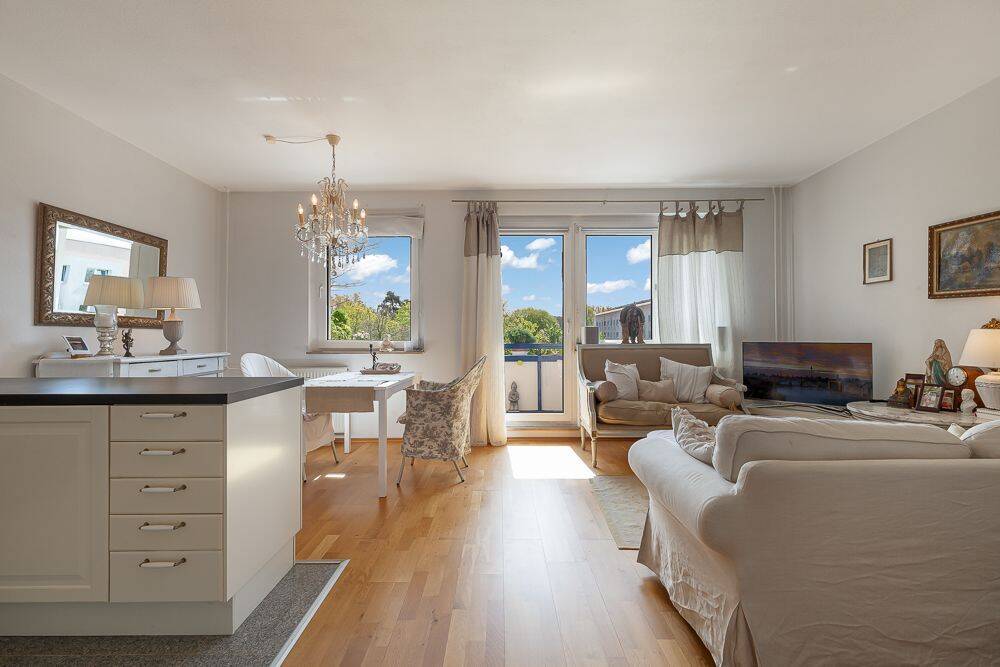 Wohnen im Grünen - Charmante 3-Zimmer-Wohnung mit Balkon