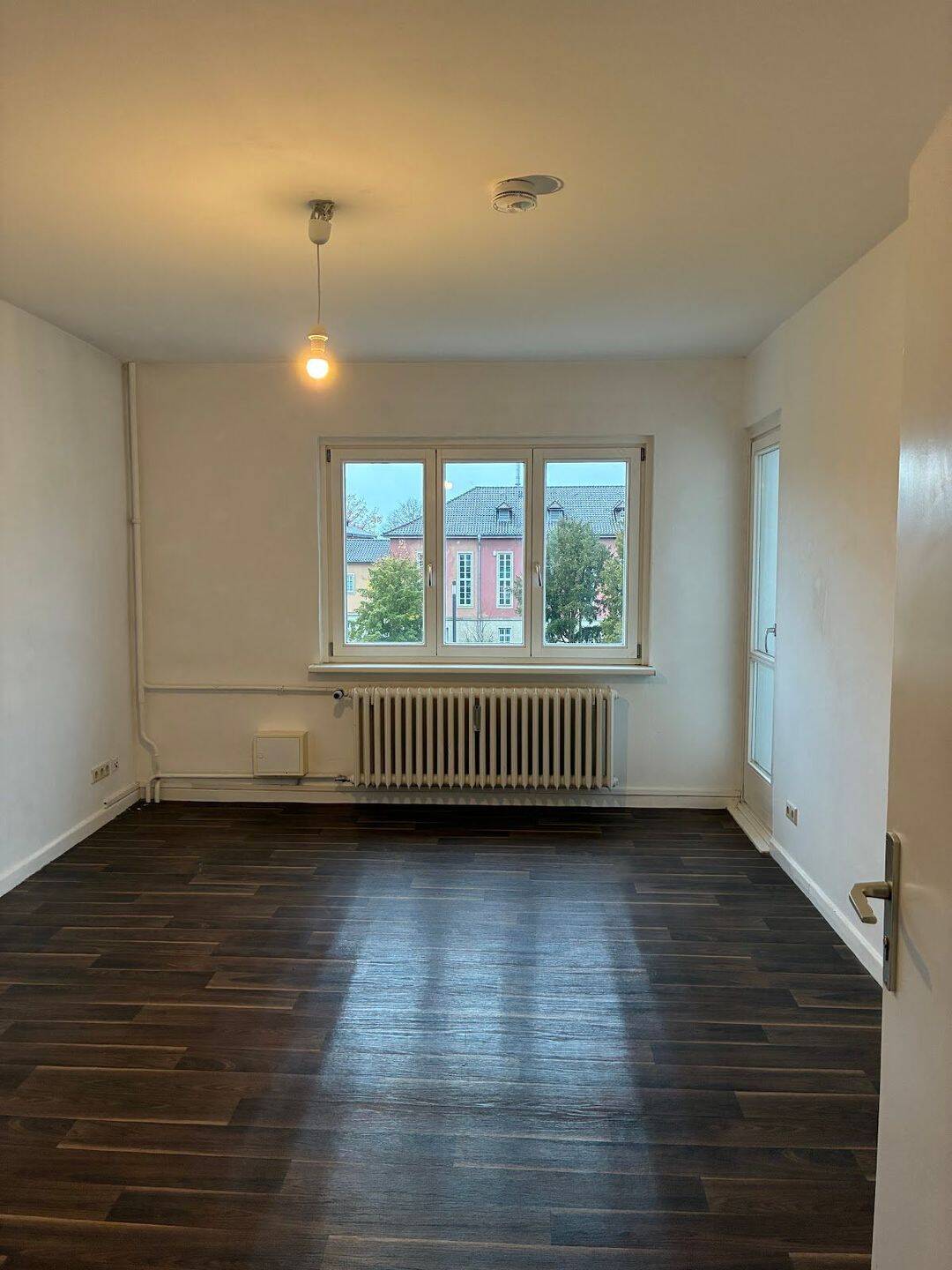 Großes Zimmer 17,47 m² mit Balkon innerhalb einer 3er-WG // 2.OG links – Wolfsburg – Vorschaubild 2