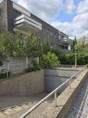 4-Zimmer-Eigentumswohnung mit Kamin & Tiefgarage in Düsseldorf-Stockum