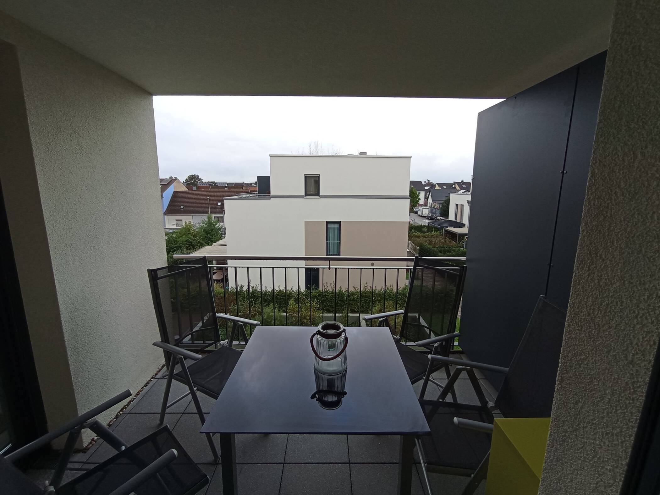 Möblierte 2-Zimmer-Wohnung (53 qm) mit Balkon und großem Tiefgaragen-Stellplatz – Stutensee – Vorschaubild 7
