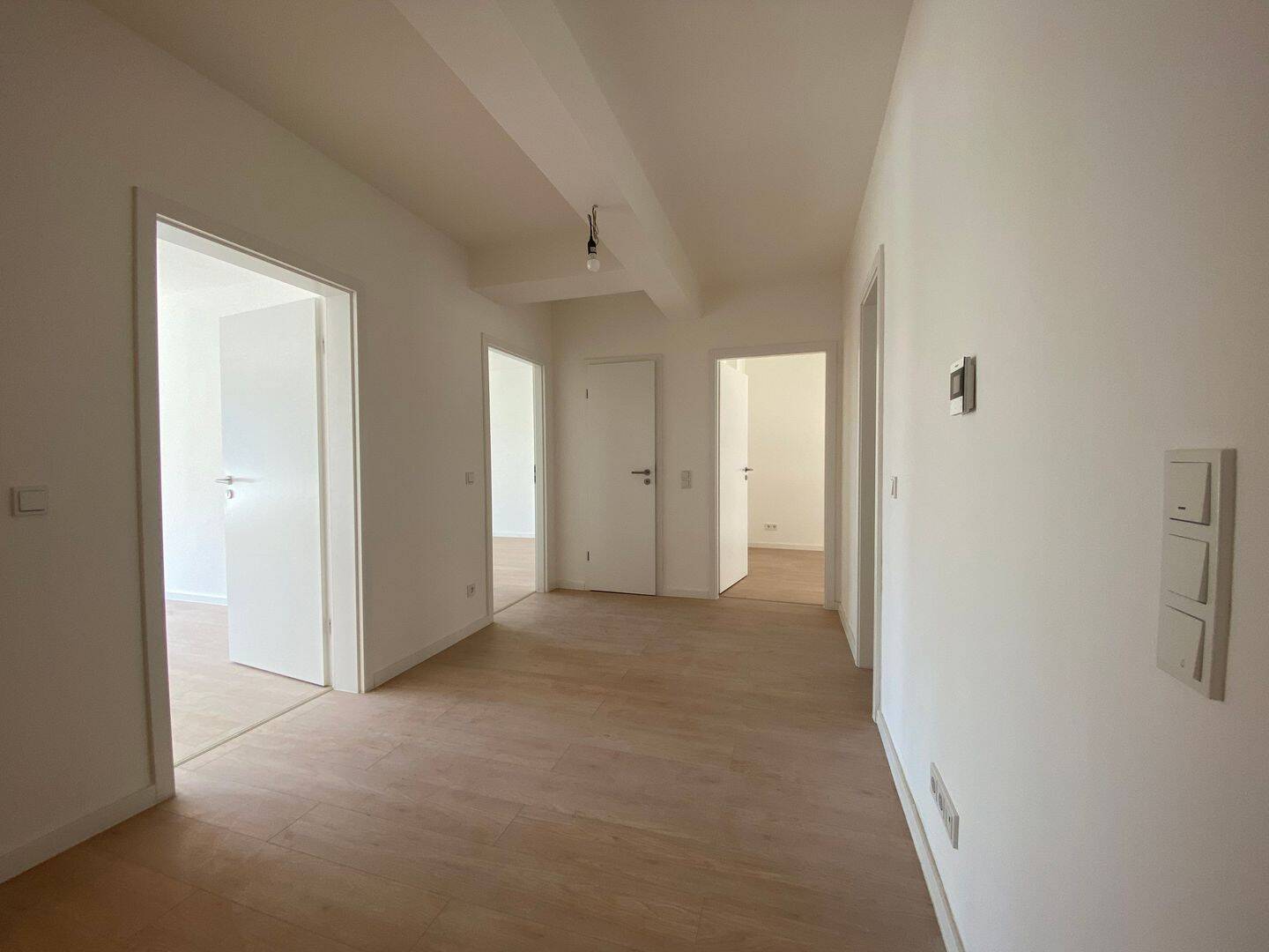 Wohnqualität auf ganzer Linie - komplett renovierte 93,80-m²-Wohnung – Düsseldorf – Vorschaubild 4
