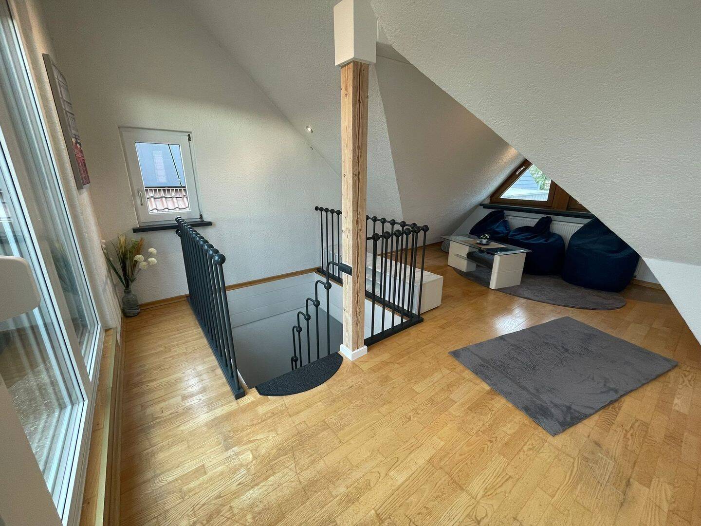 23 m2 Zimmer mit Balkon – renovierte Maisonette‐WG, möbliert, top Lage in Zuffenhausen – Stuttgart – Vorschaubild 5
