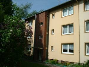 ** Modernisierte 2-Zi-Wohnung mit Balkon in zentraler, dennoch ruhiger Lage von Holsterhausen ** – 45147 Essen – Vorschaubild 3