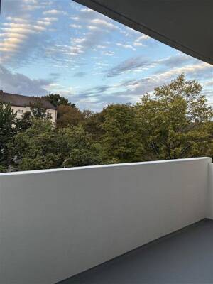 Kernsanierte 3-Zimmer-Wohnung mit Balkon und Einbauküche – 81241 München – Vorschaubild 1
