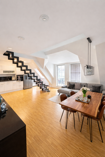 3-Zimmer-Galeriewohnung mit Balkon im charmanten Altbau am Südstadtpark Fürth – Fürth – Bild 1 von 7