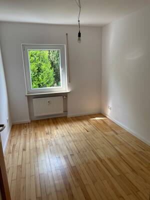 Sehr schöne 3 Zimmer Whg., mit großer Terrasse und Gartenbenutzung. – 91058 Erlangen – Vorschaubild 7