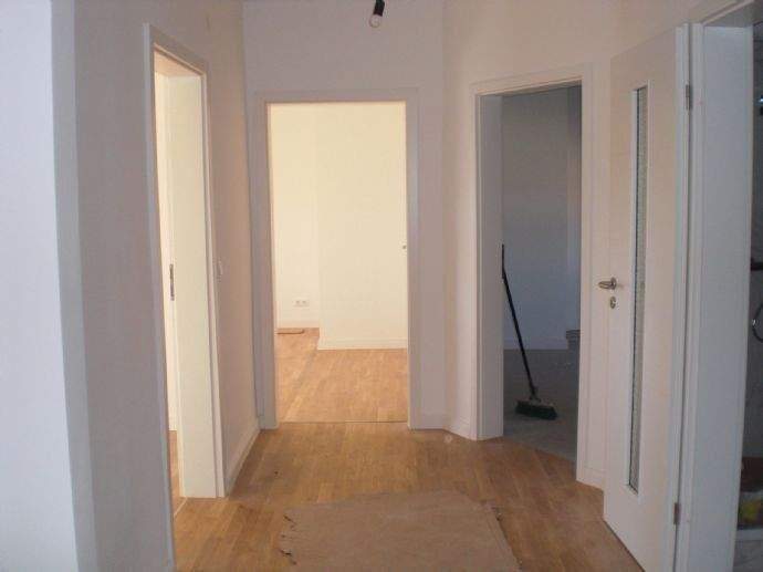VON PRIVAT *Sanierte Wohnung in der List zentrumsnah mit guter Anbindung optional mit Dachboden 180 m2 mit zu verkaufen* – Hannover – Vorschaubild 6