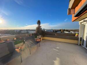 2 Zimmer + Wohnküche + DT mit traumhafter Aussicht – 81925 München – Vorschaubild 3