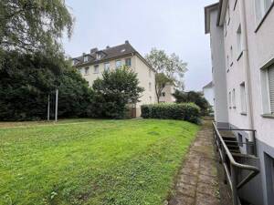 Gemütlich & grün: Helle 2-Zimmer-Wohnung mit Tageslichtbad in Essen-Holsterhausen – 45147 Essen – Vorschaubild 2
