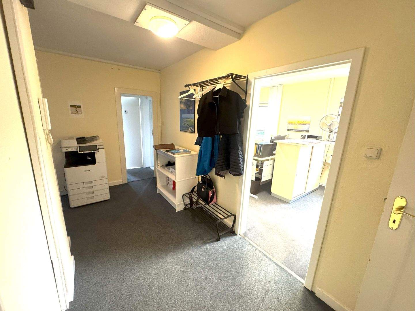 Büronutzung oder 5-Zimmer Wohnung mit 2 Stellplätzen – Oldenburg in Holstein – Vorschaubild 4