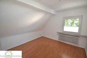 Objekt-Nr. 408_3, 40599 Düsseldorf Hassels 3,5-Zimmer-Dachgeschoss-Wohnung mit Dachterrasse – 40599 Düsseldorf – Vorschaubild 9