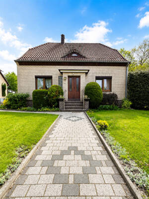 Ein Zuhause mit Geschichte: Charmantes Familienhaus auf wunderschönem Traumgrundstück – 28719 Bremen – Vorschaubild 2